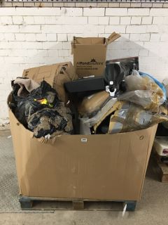PALLET OF ASSORTED ITEMS INC HOOVER VACUUM CLEANER