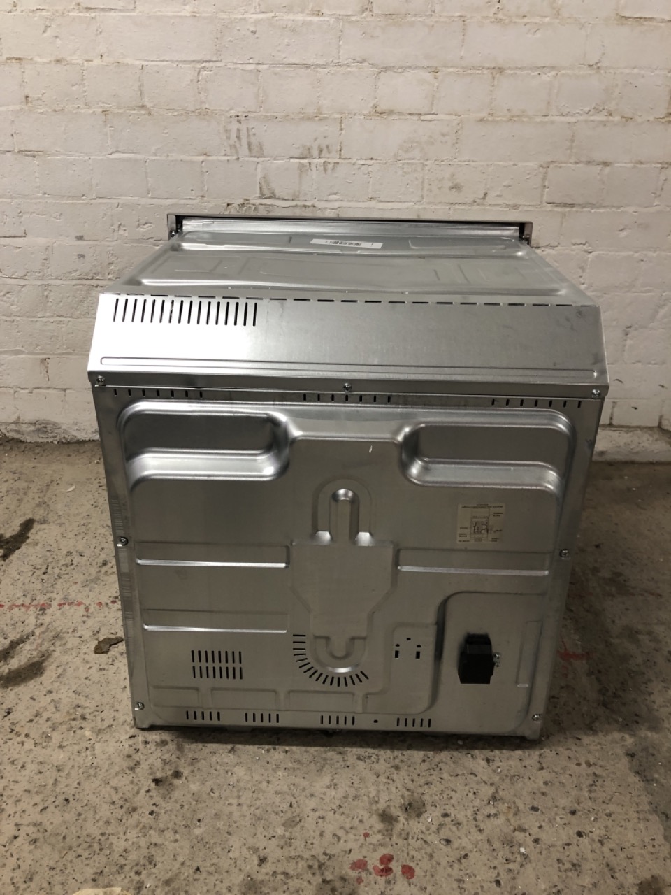 John Pye Auctions LOGIK INTEGRATED SINGLE OVEN MODEL LBFANB23