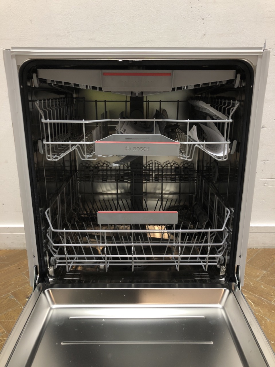 John Pye Auctions BOSCH FULLY INTEGRATED DISHWASHER SERIES 6 RRP £799