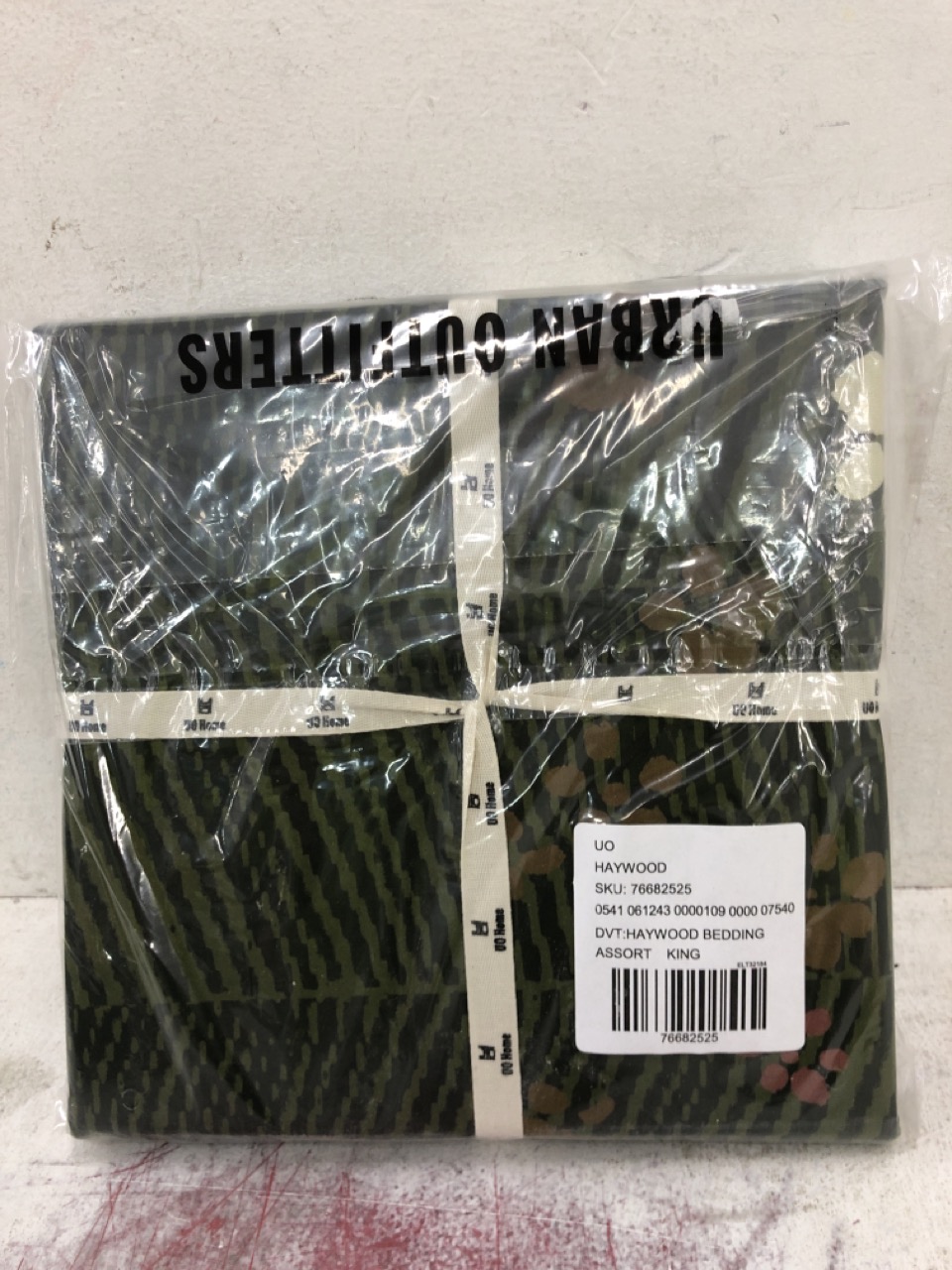 John Pye Auctions 18 X ITEMS TO INCLUDE HAYWOOD BEDDING KING SIZE