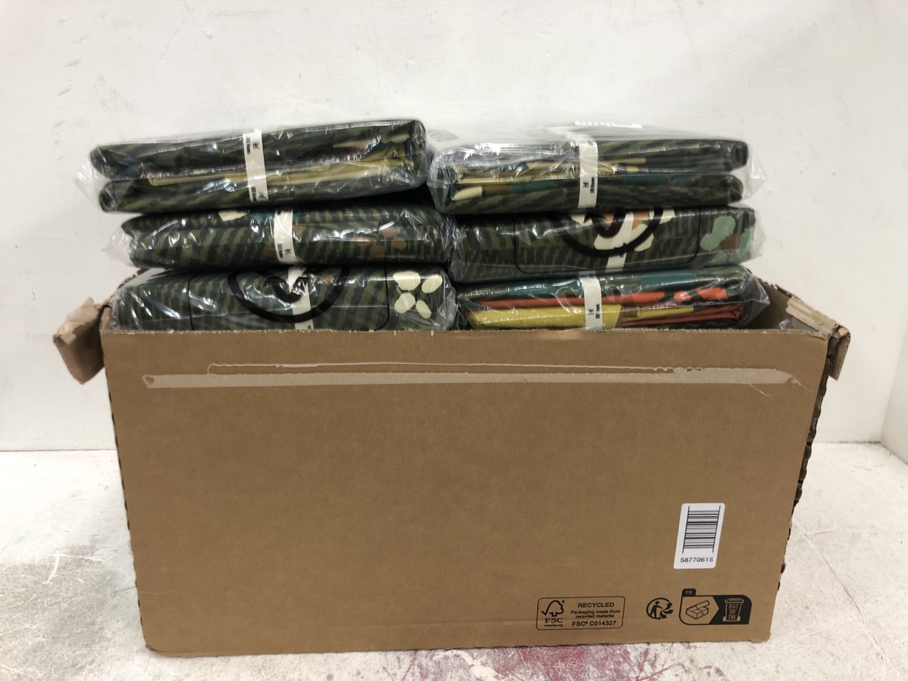 John Pye Auctions 18 X ITEMS TO INCLUDE HAYWOOD BEDDING KING SIZE