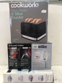 4X KITCHEN ITEMS TO INCLUDE, BREVILLE KETTLE AND 4 SLICE TOASTER IN BLACK RRP-£150