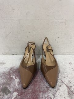 CARVELA ANDREA LEATHER HEELS IN COURTS SIZE 8 - RRP £65