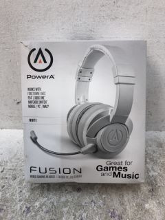 10X HEADPHONES/HEADSETS TO INCLUDE FUSION WIRED GAMING HEADSET - APPROX RRP £200