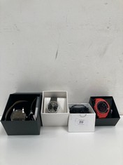 4 X WATCHES OF VARIOUS BRANDS INCLUDING SKAGEN WATCH MODEL 233XLTTM (ONE WATCH HAS A LOOSE STRAP).