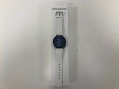 SAMSUNG GALAXY WATCH 5 SMARTWACH IN SILVER: MODEL NO SM-R915F (WITH BOX AND CHARGER) [JPTZ5035].