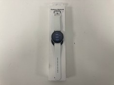 SAMSUNG GALAXY WATCH 5 SMARTWATCH IN SILVER: MODEL NO SM-R915F (WITH BOX AND CHARGER) [JPTZ5033].