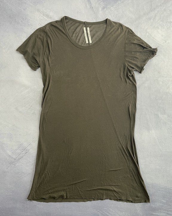Unbranded T-Shirt - Size L (VAT only payable on Buyers Premium)