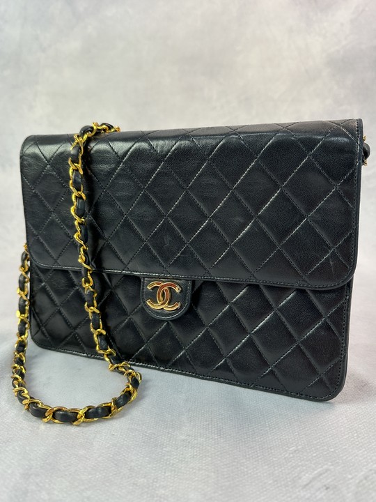 Chanel Classic Flap Bag - Dimensions Approximately 25x18x9cm (VAT only payable on Buyers Premium)