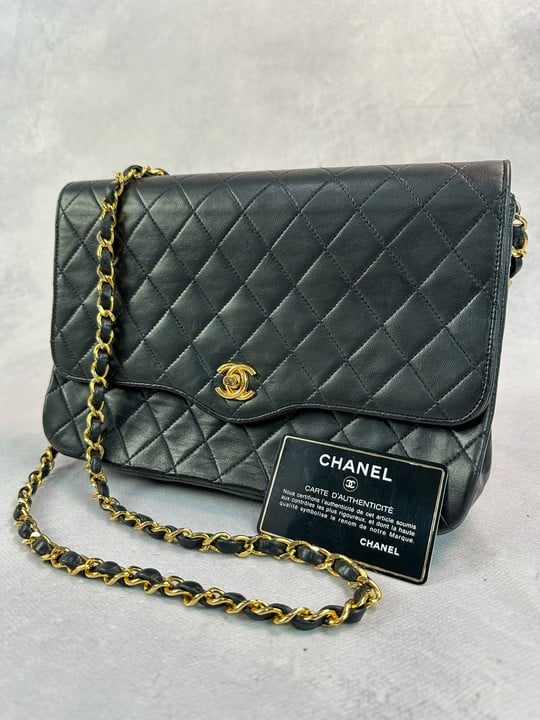 Chanel Single Flap Bag - Dimensions Approximately 26x18x6cm (VAT only payable on Buyers Premium)