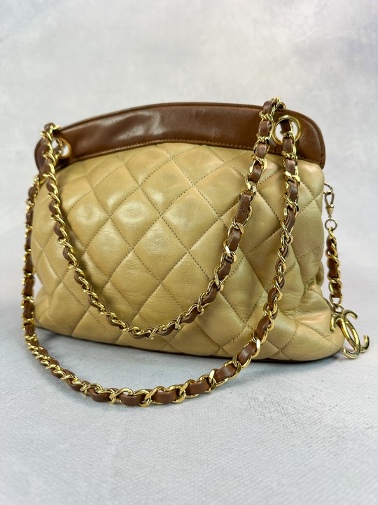 Chanel Metelasse Chain Bag, with Dust Bag - Dimensions Approximately 27x20x9cm (VAT only payable on Buyers Premium)