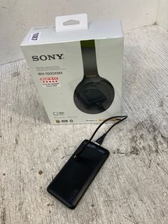 2 X ASSORTED GENERAL ITEMS TO INCLUDE SONY WH-1000XM4 WIRELESS NOISE CANCELLING STEREO HEADSET AND BSYO POWER BANK: LOCATION - H 15