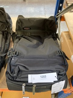 MEDIUM LUGGAGE WITH SAFETY LOCK AND 2 x WHEELS IN BLACK: LOCATION - E 13
