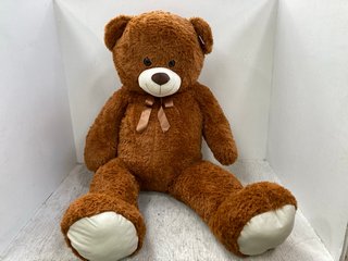 LARGE TEDDY BEAR PLUSH TOY IN BROWN: LOCATION - E 11