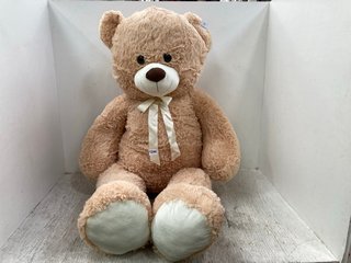 LARGE TEDDY BEAR PLUSH TOY IN BEIGE AND CREAMY: LOCATION - E 11