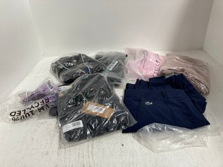 QTY OF ASSORTED MENS AND WOMENS CLOTHING ITEMS TO INCLUDE LACOSTE SPORT GOLF TROUSERS IN NAVY BLUE UK SIZE M: LOCATION - J7