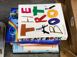 QTY OF ASSORTED BOOKS TO INCLUDE THE ART BOOKS - PHAIDON: LOCATION - E1