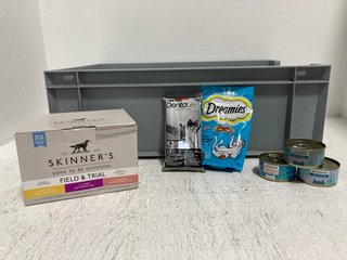QTY OF ASSORTED PET FOOD ITEMS TO INCLUDE DREAMIES CAT TREATS BBE: JULY 25 AND PURINA DENTALIFE X3 STICKS FOR DOGS: LOCATION - J7