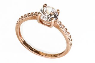9 CARAT ROSE GOLD CUBIC ZIRCONIA RING - SIZE O - RRP £225: LOCATION - J1