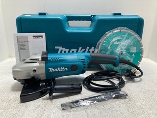 MAKITA GA9020KD ANGLE GRINDER - RRP £137.81 (PLEASE NOTE: 18+ YEARS ONLY. ID MAY BE REQUIRED): LOCATION - J2