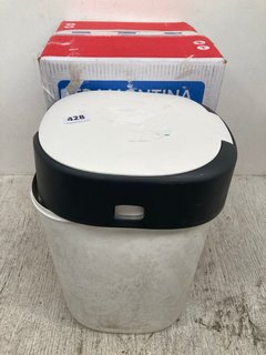 2 X ASSORTED ITEMS TO INCLUDE WHITE & GREY NAPPY BIN: LOCATION - I15