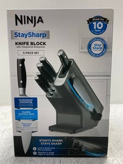 NINJA STAYSHARP KNIFE BLOCK 5-PIECE SET - K32005UK - RRP £169.99 (PLEASE NOTE: 18+YEARS ONLY. ID MAY BE REQUIRED): LOCATION - J1