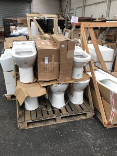 (COLLECTION ONLY) PALLET OF ASSORTED CLOSE COUPLE PANS & CARCASSING - APPROX RRP £1000: LOCATION - B8