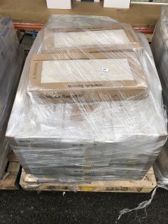 PALLET OF ASSORTED TILES TO INCLUDE 300 X 100MM CARRARA FLAT GLOSSY WALL TILES - APPROX RRP £1500: LOCATION - B4 (KERBSIDE PALLET DELIVERY)