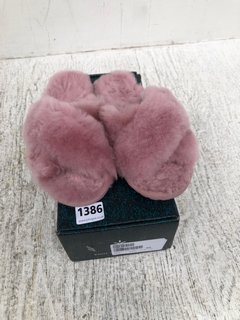 EMU AUSTRALIA MAYBERRY SLIPPERS IN BLUSH PINK - SIZE UK6: LOCATION - D10