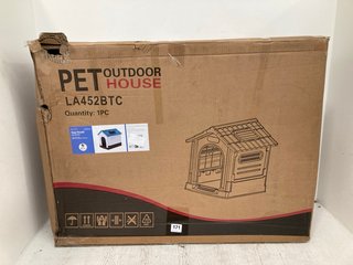 PET OUTDOOR DOG HOUSE: LOCATION - WA7