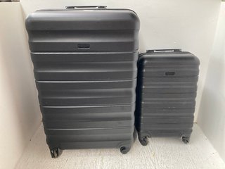 JOHN LEWIS & PARTNERS LARGE HARD SHELL SWIVEL SUITCASE IN BLACK TO INCLUDE CABIN CASE IN BLACK: LOCATION - WA11