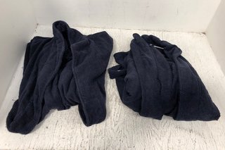 2 X JOHN LEWIS & PARTNERS WAFFLE STYLE DRESSING GOWNS IN NAVY - UK SIZE: S/M: LOCATION - A6