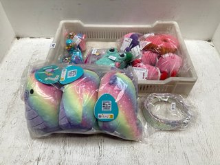 QTY OF ASSORTED CLAIRE'S ACCESSORIES ITEMS ITEMS TO INCLUDE SQUISHMALLOW EMERALD: LOCATION - B7