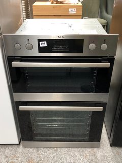 AEG BUILT IN DOUBLE ELECTRIC OVEN: MODEL DCB331010M - RRP £593: LOCATION - A4