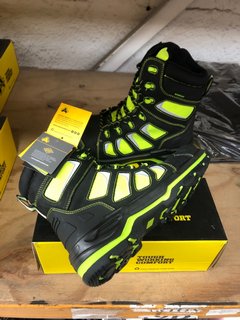 AMBLERS SAFETY BEACON STEEL TOE HIGH BOOTS IN BLACK/YELLOW SIZE: 9: LOCATION - A12