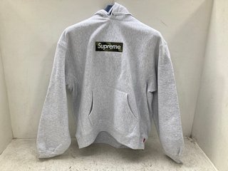 SUPREME HOODIE IN ASH GREY SIZE: M: LOCATION - D3