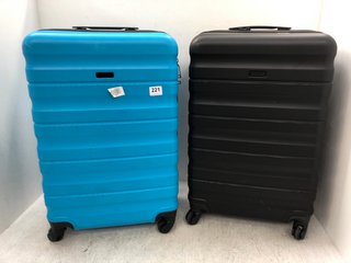 2 X ASSORTED SIZED JOHN LEWIS & PARTNERS HARD SHELL TRAVEL SUITCASES IN LIGHT BLUE AND BLACK: LOCATION - D7