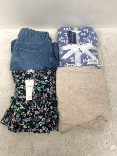 QTY OF ASSORTED WOMENS CLOTHING TO INCLUDE INDIGO SKY PENGUIN PRINT PJ SET IN SHADOW BLUE SIZE: 8/10: LOCATION - C4