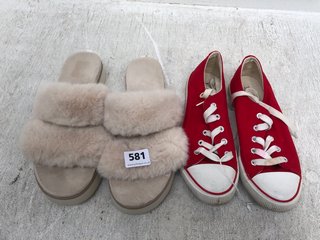 2 X ASSORTED WOMENS SHOES TO INCLUDE FLUFFY SLIDERS IN CREAM SIZE: 7: LOCATION - C3
