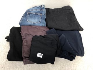 QTY OF ASSORTED WOMENS CLOTHING TO INCLUDE MOUNTAIN WAREHOUSE STRETCH CROPPED LEGGINGS IN BLACK SIZE: 14: LOCATION - C3