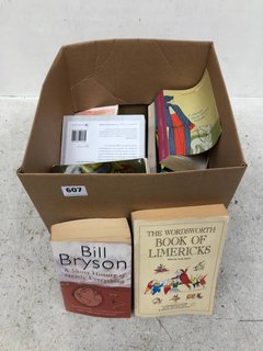 QTY OF ASSORTED BOOKS TO INCLUDE A SHORT HISTORY OF NEARLY EVERYTHING BY BILL BRYSON: LOCATION - C2