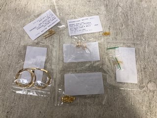BOX OF BROWNS GOLD JEWELLERY PIECES: LOCATION - B17