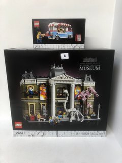 2 X ASSORTED LEGO BUILD KITS TO INCLUDE MODULAR BUILDINGS COLLECTION THE NATURAL HISTORY MUSEUM BUILD KIT MODEL: 10326 RRP - £259: LOCATION - WHITE BOOTH