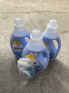 (COLLECTION ONLY) 4 X ASSORTED HOUSEHOLD CLEANING ITEMS TO INCLUDE LENOR XL PACK 83 WASH SPRING AWAKENING FABRIC SOFTENER: LOCATION - B3