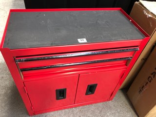 8 DRAWER TOOL CENTRE CONSISTING OF 2 DOOR 2 DRAWER TOOL CABINET IN RED AND MATCHING TOOL STORAGE CHEST - RRP £140: LOCATION - B2