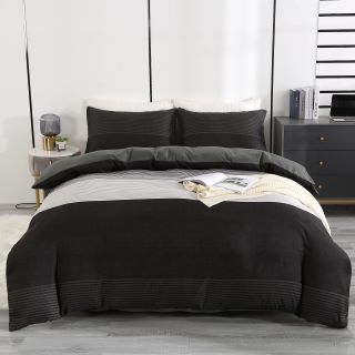 QTY OF ASSORTED ITEMS TO INCLUDE SUPER KING DUVET RRP £260: LOCATION - A