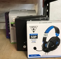 QTY OF ITEMS TO INCLUDE TURTLE BEACH RECON 50P GAMING HEADSET FOR PS5, PS4, XBOX SERIES X|S, XBOX ONE, NINTENDO SWITCH, & PC: LOCATION - A RACK