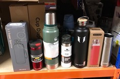 QTY OF ITEMS TO INCLUDE STANLEY CLASSIC LEGENDARY BOTTLE 1L - KEEPS 24 HOURS HOT OR COLD - STAINLESS STEEL THERMOS FLASK - BPA-FREE - DISHWASHER SAFE - LEAK-PROOF LID SERVES AS A CUP - HAMMERTONE GRE