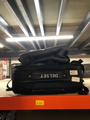 DELSEY TRAVELLING SUITCASE: LOCATION - B2
