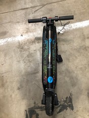 X1 EVERCOSS ELECTRIC SCOOTER: LOCATION - RACK B(COLLECTION ONLY)